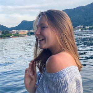 Meet your Posher, Julia